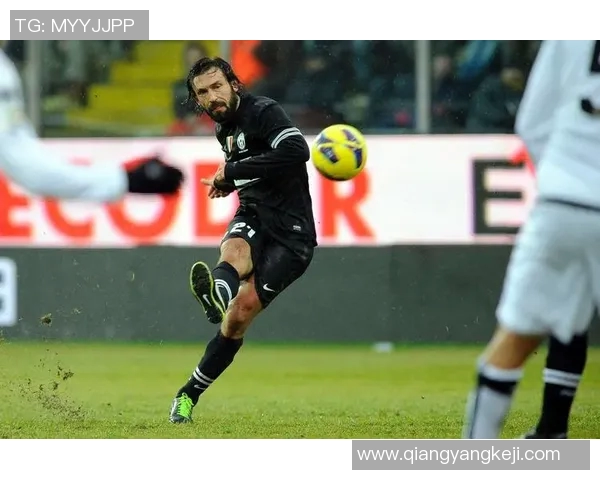 皮尔洛如何凭借卓越视野发现并传递世界级传球的秘密与技巧