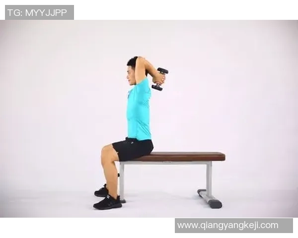 使用哑铃锻炼小臂肌肉的有效方法与技巧分享