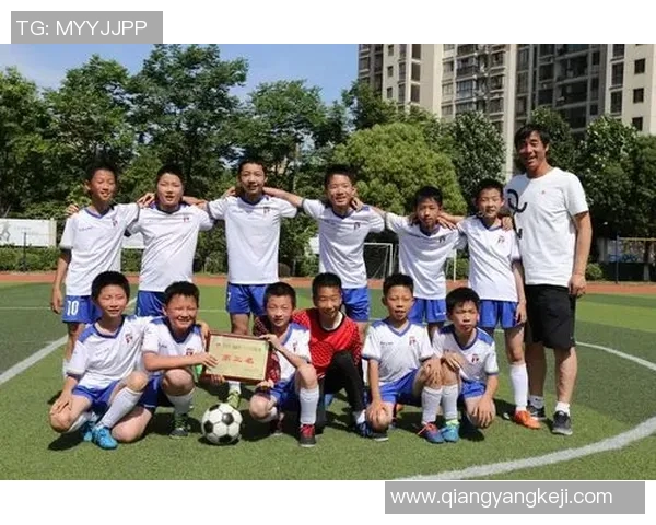 重庆足球培训助力青少年成长打造足球梦想新天地